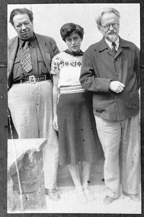 Raya Dunayevskaya with Leon Trotsky and Diego Rivera, Mexico 1939