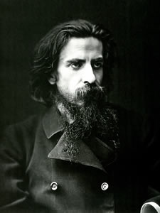 Imagem Vladimir Sergeievitch Soloviov - Авторство: Pavel Semyonovich Zhukov. Москва в фотографиях, 2004, ISBN 5874171584, Общественное достояние, https://commons.wikimedia.org/w/index.php?curid=8677255