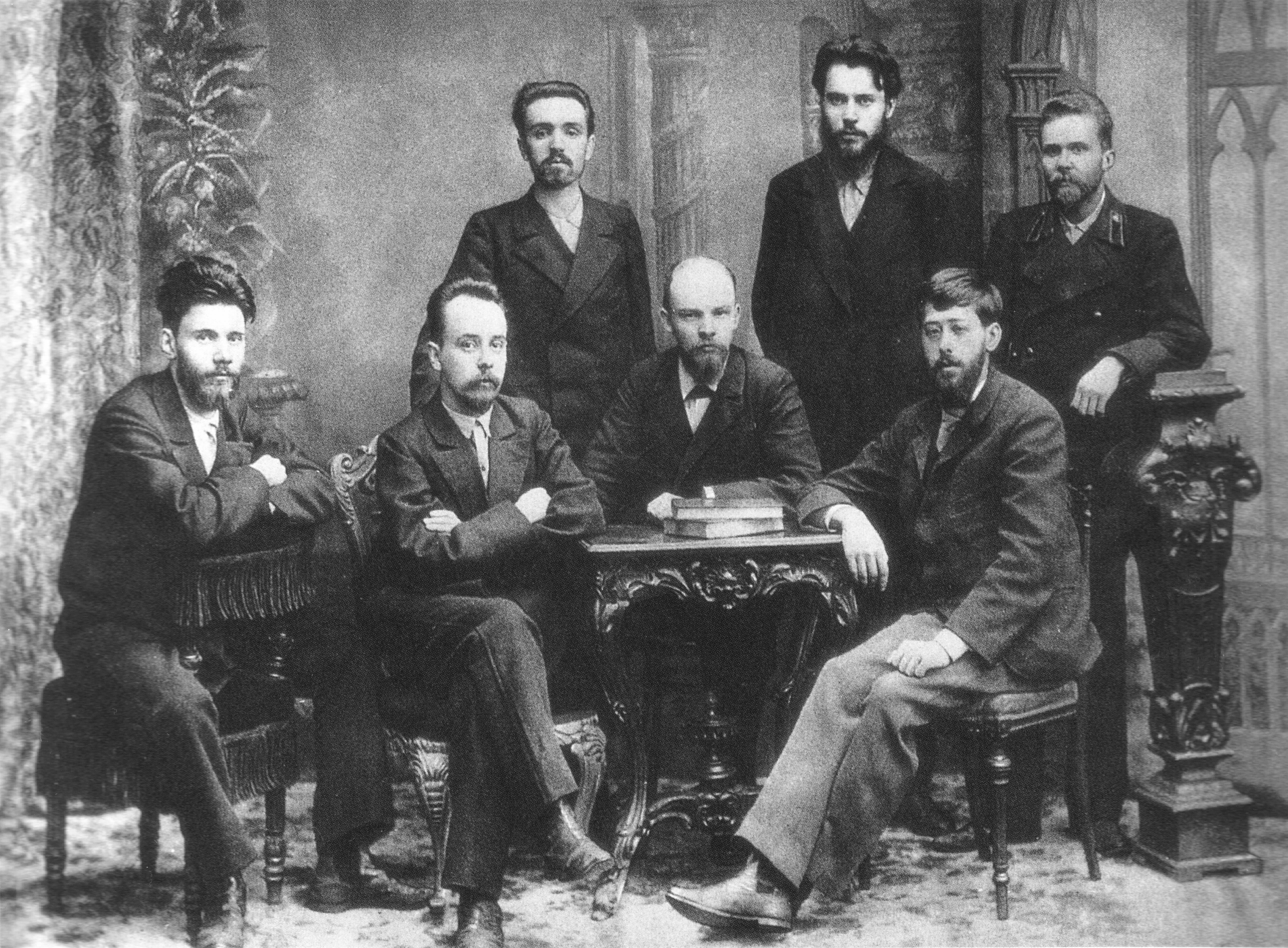 Imagem União de Luta pela Emancipação da Classe Operária - Por Nadezhda Konstantinovna Krupskaya (1869-1939) - http://www.marxists.org/archive/lenin/photo/1895-1917/1897-1.htm, Domínio público, https://commons.wikimedia.org/w/index.php?curid=1548894